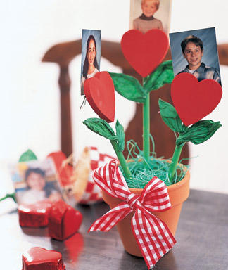  of some cute kid-friendly Valentine's Day crafts.